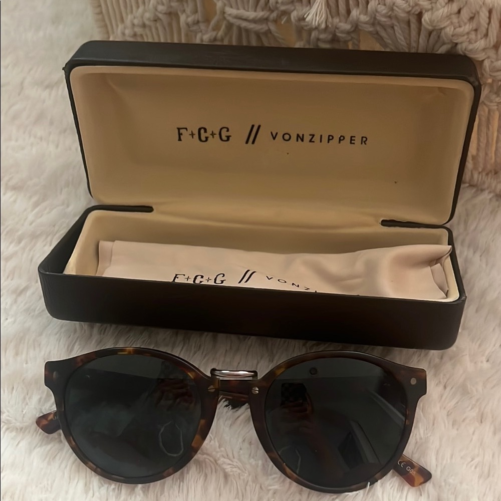 Vonzipper Tortoise Shell Sunglasses - image 1